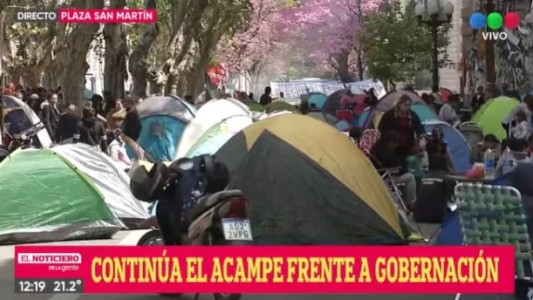 Continúa el acampe de piqueteros en Rosario