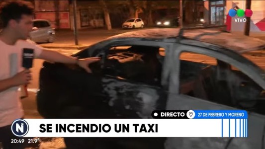 Pánico por el incendio de un taxi que viajaba con pasajero