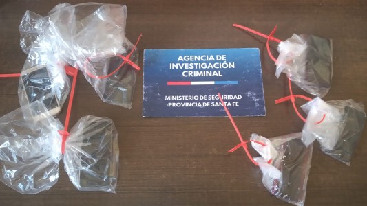 Allanaron tres domicilios en Humberto Primo y secuestraron varios celulares