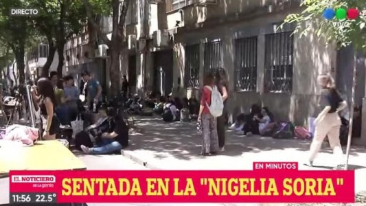 Sentada en la escuela Nigelia Soria en reclamo de mejoras edilicias