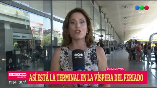Cientos de viajeros parten de la Terminal de Ómnibus