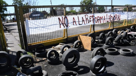 El puerto de Rosario sigue bloqueado a pesar del acuerdo con el gremio