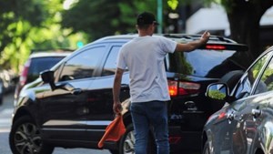 Un trapito fue preso por pedir 200 pesos para estacionar en su zona