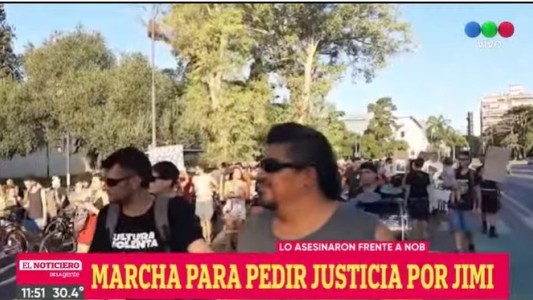 Amigos y familiares de Jimi Altamirano se manifestaron frente al Centro de Justicia Penal