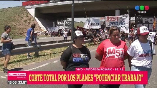 Corte piquetero en la autopista Rosario-Buenos Aires