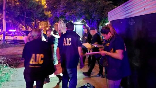 Hallaron asesinado a puñaladas a un hombre en Parque Oeste