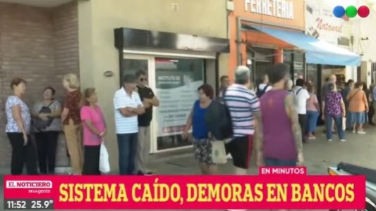 Por la caída del sistema, se acumularon largas colas en los bancos de zona sur