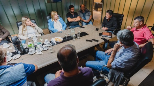 Trabajadores municipales negocian acuerdo salarial en paritarias