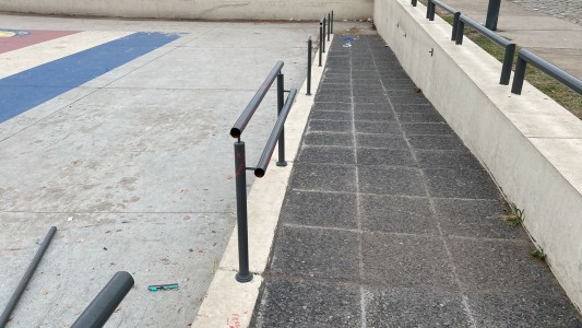 Mercado del Patio: vandalizaron barandas en rampas de acceso