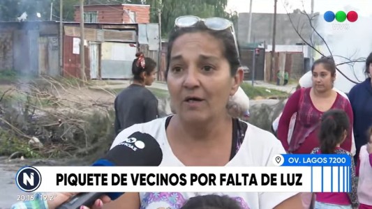 Piquetes de vecinos por falta de luz en Ovidio Lagos al 7200