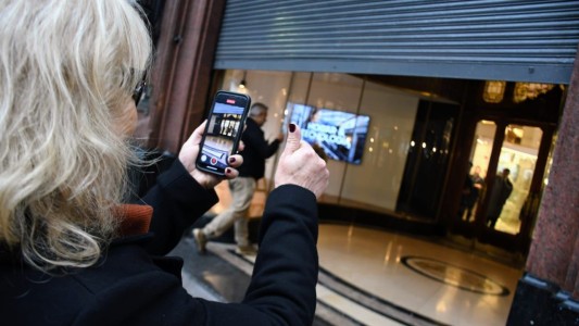 La Favorita abrió sus puertas y la gente hizo cola desde las 7 de la mañana