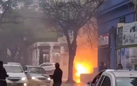 Explosión y fuego en un tablero de la EPE en Urquiza y Moreno