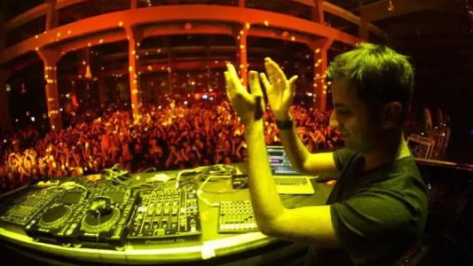 Murió un joven que se descompensó en una fiesta electrónica en Metropolitano