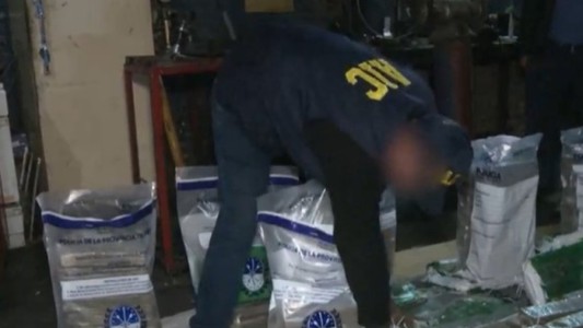 Secuestraron más de 500 kilos de marihuana en un taller mecánico de Funes