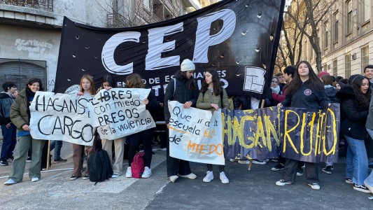 Alumnos del Politécnico cortaron la calle para reclamar seguridad