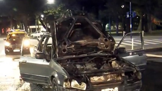 Compraron auto dos semanas atrás, no tenían seguro y se les prendió fuego