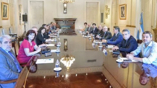 Agustín Rossi convocó a una reunión de Gabinete tras el cierre de listas