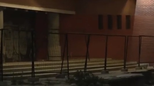 Clausuraron teatro del Parque España por nuevo derrumbe de la barranca