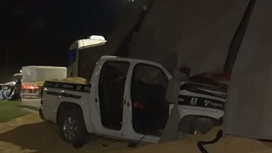 Impactante: se le cayó un acoplado encima repleto de cereal y salió vivo de milagro