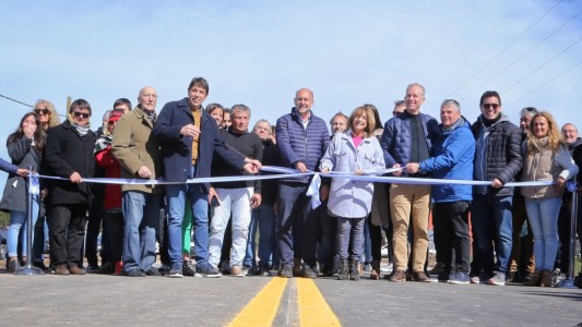 Perotti inauguró el acceso y un nuevo centro de desarrollo infantil en Fighiera