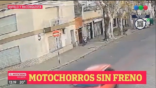 Robo de Motochorros en el barrio de Arroyito en pocos segundos