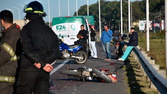 Accidente fatal en la autopista Santa Fe: murió un motociclista