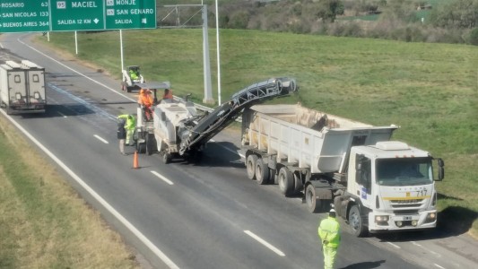 Avanza la reparación de la calzada de la Autopista Rosario-Santa Fe