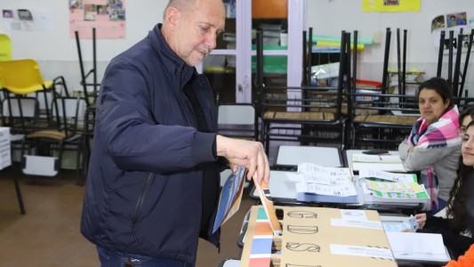 Perotti votó en Rafaela y destacó “el buen funcionamiento de las elecciones en toda la provincia”