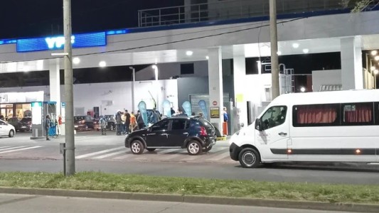 Zona Norte: Balearon una YPF cuando salían 40 alumnos de viaje de estudios a Córdoba