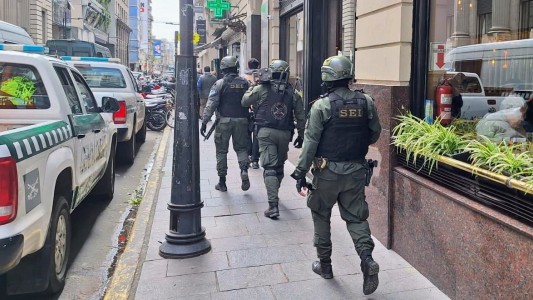 Allanamiento en una financiera y búsqueda de paradero de un empresario en el centro de Rosario