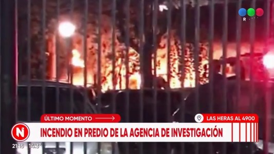 Incendio de grandes proporciones en la Agencia de Investigación Criminal