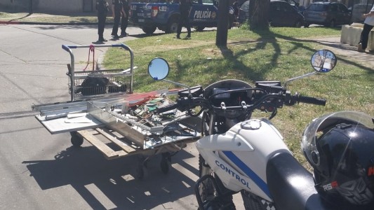 Detuvieron a tres individuos por robo de cables y aluminio en zona sur