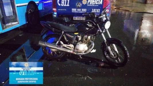 Falleció un motociclista que colisionó contra un colectivo en barrio Abasto