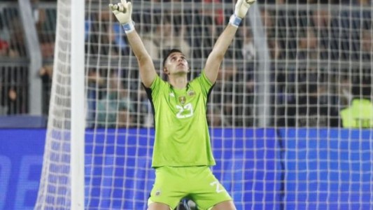 "Dibu" Martínez logró una nueva valla invicta y alcanzó un récord absoluto en la Selección