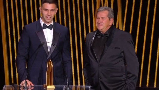 Balón de Oro 2023: Dibu Martínez ganó el premio Yashin al mejor arquero de la temporada