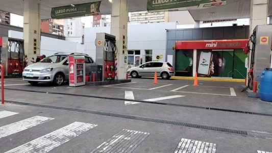 Lentamente las estaciones de servicio de Rosario comienzan a normalizar el abastecimiento