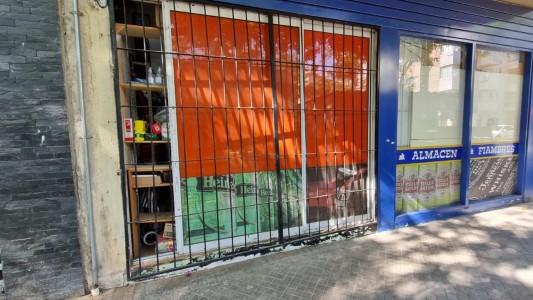 Robaron 200 mil pesos en mercadería de un comercio forzando la reja en Alem y Pasco