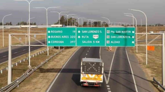 Intentó robar un camionero en la autopista y le metieron dos balazos