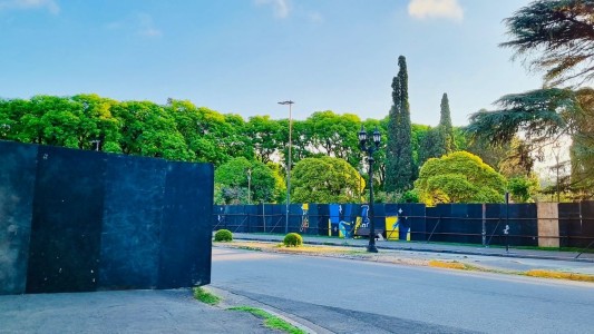 Colón y Gimnasia se juegan la permanencia en un Coloso que amaneció vallado