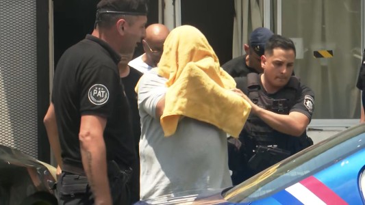 Golpeó a su pareja y tomó a sus hijos de rehenes