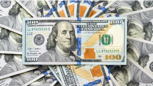 El dólar blue marcó un nuevo récord y se agranda la brecha con el oficial