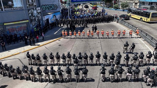 La Policía cortó el Puente Pueyrredón para que no avancen los manifestantes
