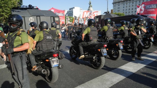 Incidentes frente al Congreso: Prefectura aplicó el protocolo antipiquetes para liberar las calles