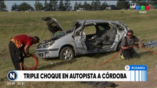 Accidente y vuelco en la Autopista Rosario - Córdoba