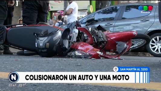 Choque de una moto en zona sur contra dos automóviles