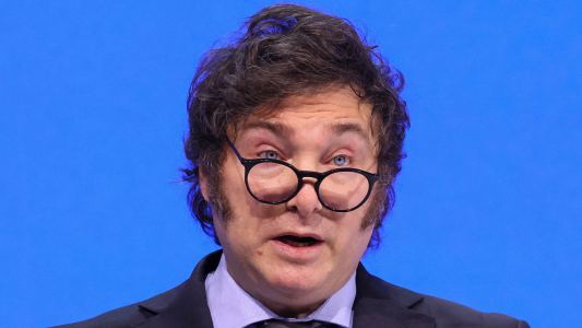 Milei anunció "vouchers" para comprar útiles escolares y un "financiamiento para alumnos"