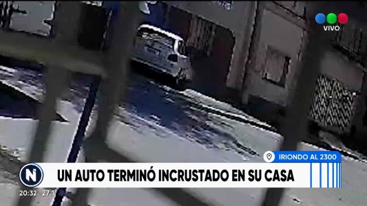 Perdió el control del auto y se incrustó en una casa: estaba alcoholizado