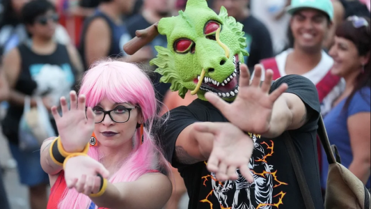 Miles de fanáticos de Dragon Ball se concentran en el Obelisco