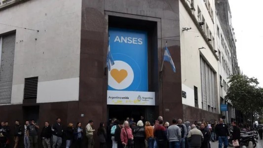 Anses permanece con las puertas cerradas y atiende sólo con turno