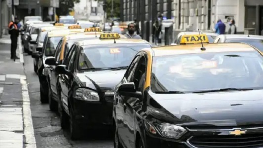 Por el momento, no volverá el servicio de taxis durante la madrugada en Rosario
